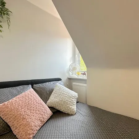 Future - 10 Minutes To Old Town ホームステイ